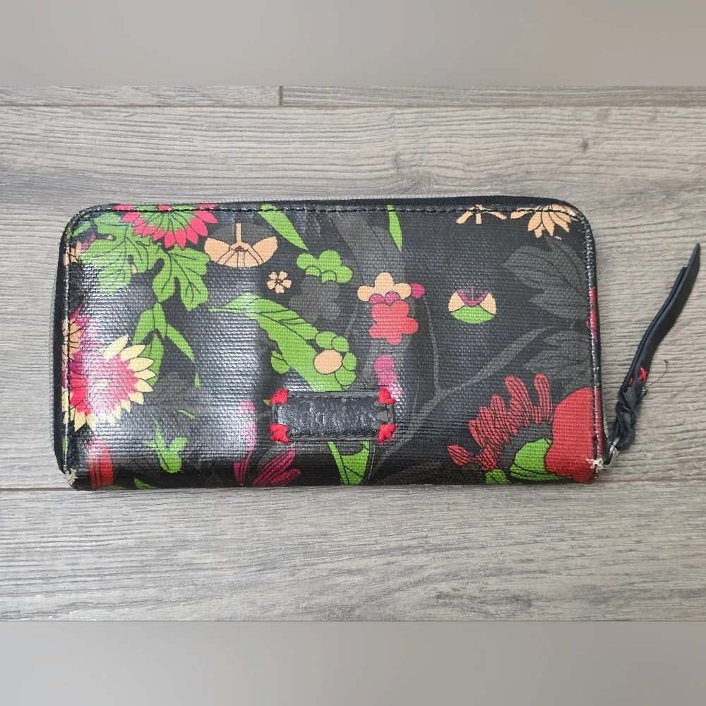 Sakroots Wallet Floral Deep Colored Pattern Roomy Zipper Closure Boho